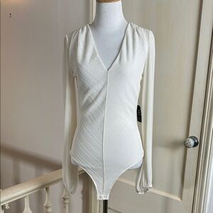 EXPRESS • Cream V-Neck Bodysuit